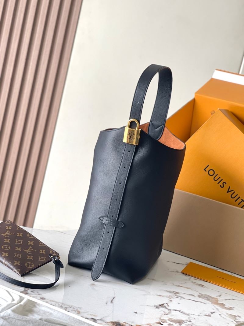 Louis Vuitton Hobo Bags
